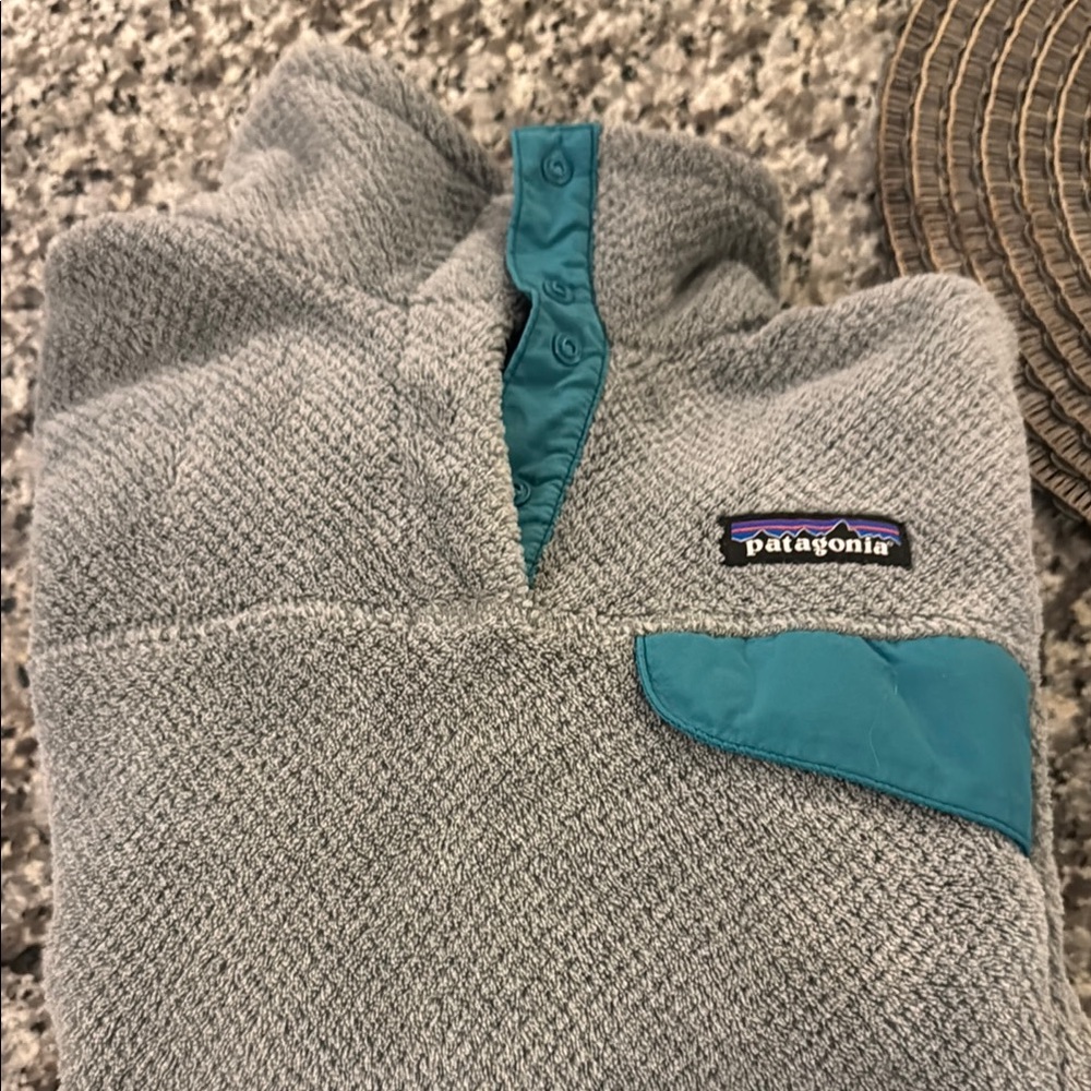 Patagonia Gray and Teal Pullover